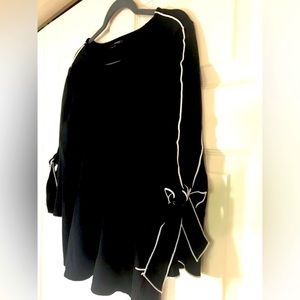 Alfani 3/4” Blk with white piping on tie sleeve. Gently used.